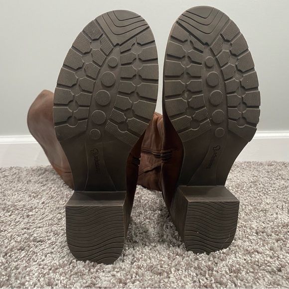 Baretraps Boots, size 8.5 Women. Zip up and elastic at top. - Picture 6 of 6